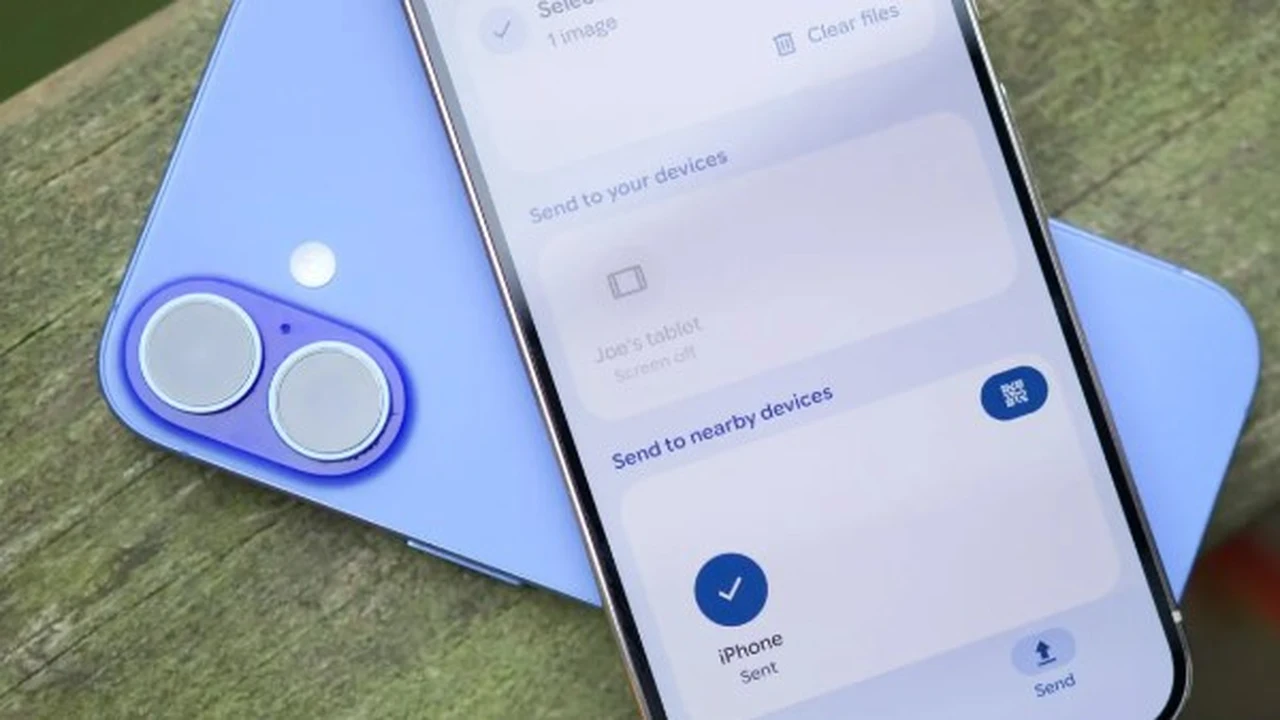 ميزة “Quick Share” تحل مشكلة نقل الملفات بين أندرويد وآيفون عبر QR Code